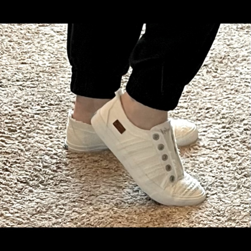 Brand new blowfish women’s size 8 tennis shoes.